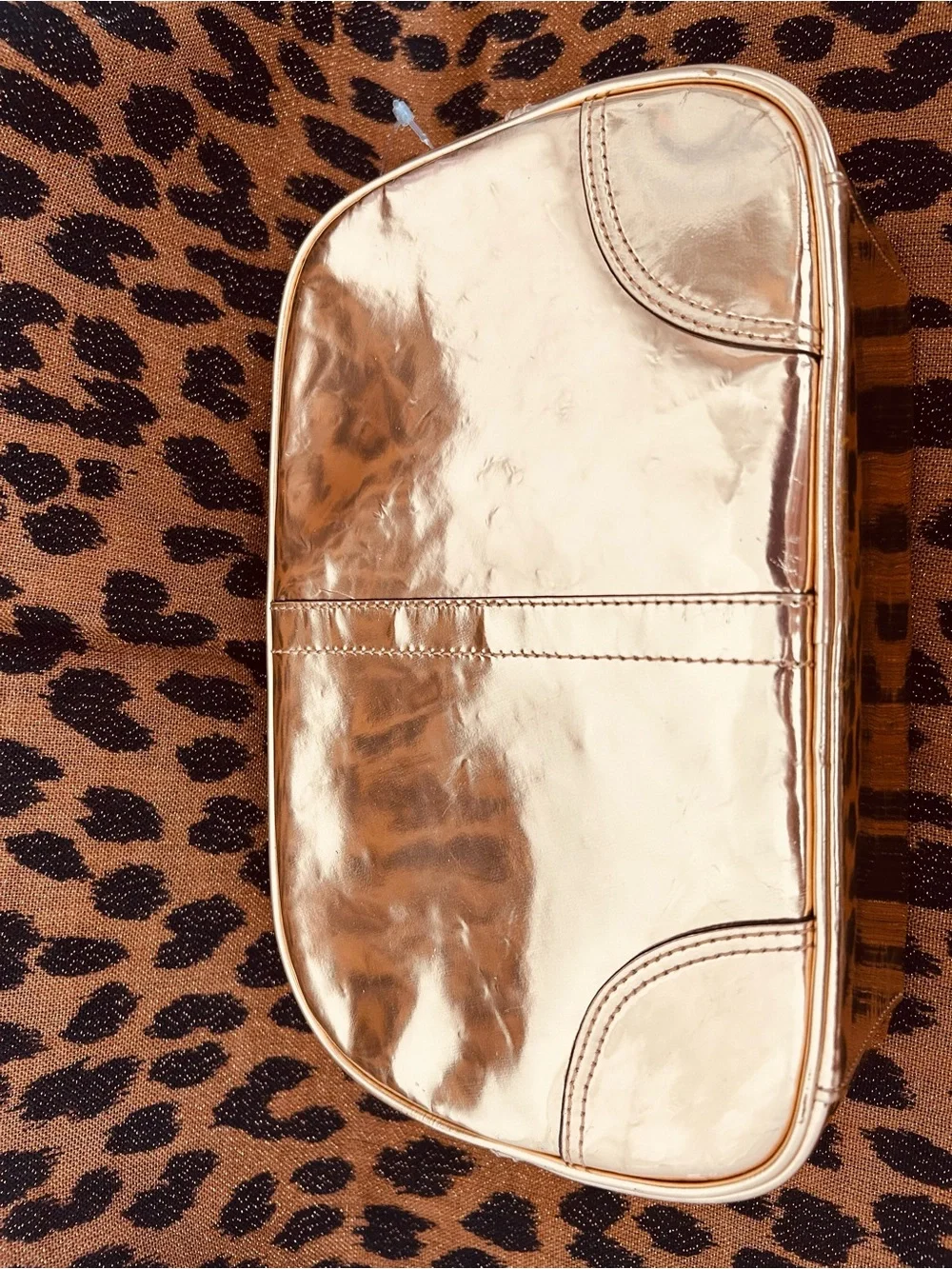 💛COACH💛NWT💛🩷 Metallic Gold Women’s Clutch Bag w/pink interior